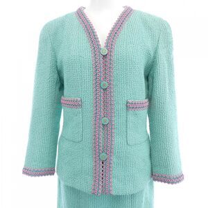 Chanel P03293v03299 94p Suit